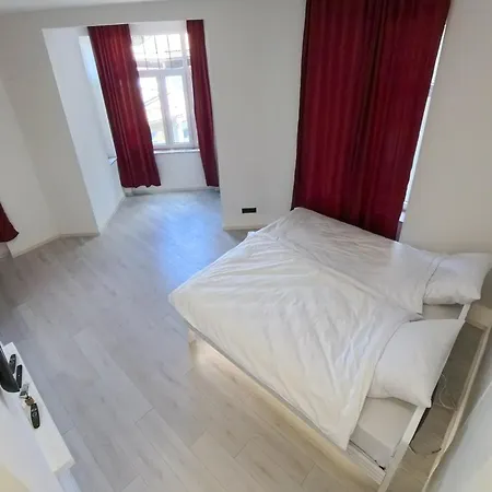 Apartment Dzeno Old Town Pearl